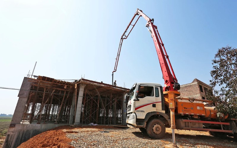 Dịch vụ bơm cần bê tông tươi trọn gói tại Bê Tông Kim Thịnh, phủ sóng TPHCM Bình Dương Đồng Nai