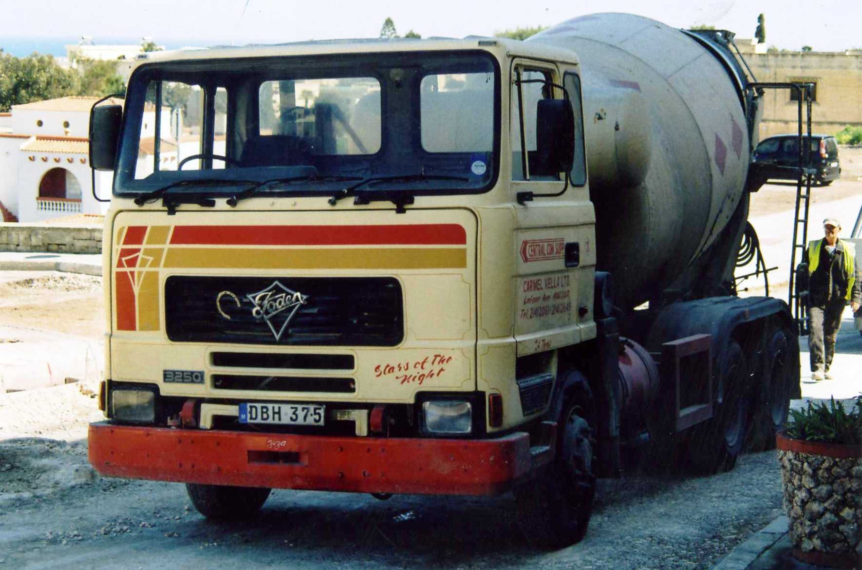 Dung tích xe bồn bê tông cần phù hợp mặt bằng và khối lượng đổ.