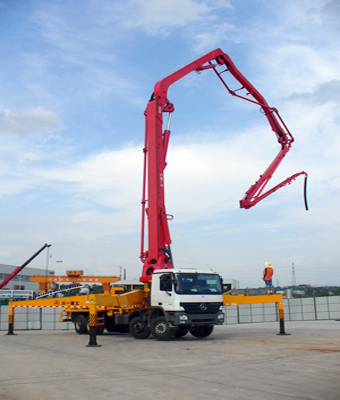 Dịch vụ bơm cần bê tông tươi tại Bê Tông Kim Thịnh